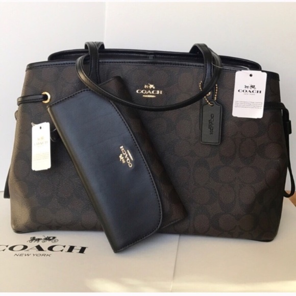 Coach Handbags - 🎁🌸coach carryalldrawstring tote set shoulder bag